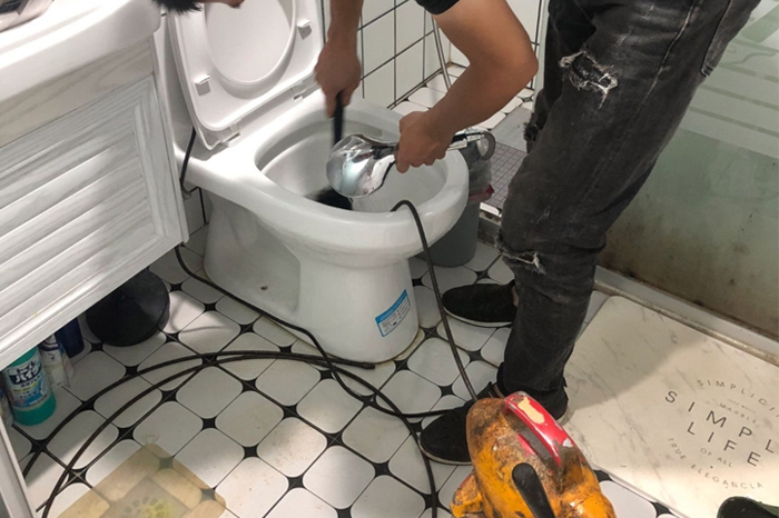 龙门镇疏通下水道