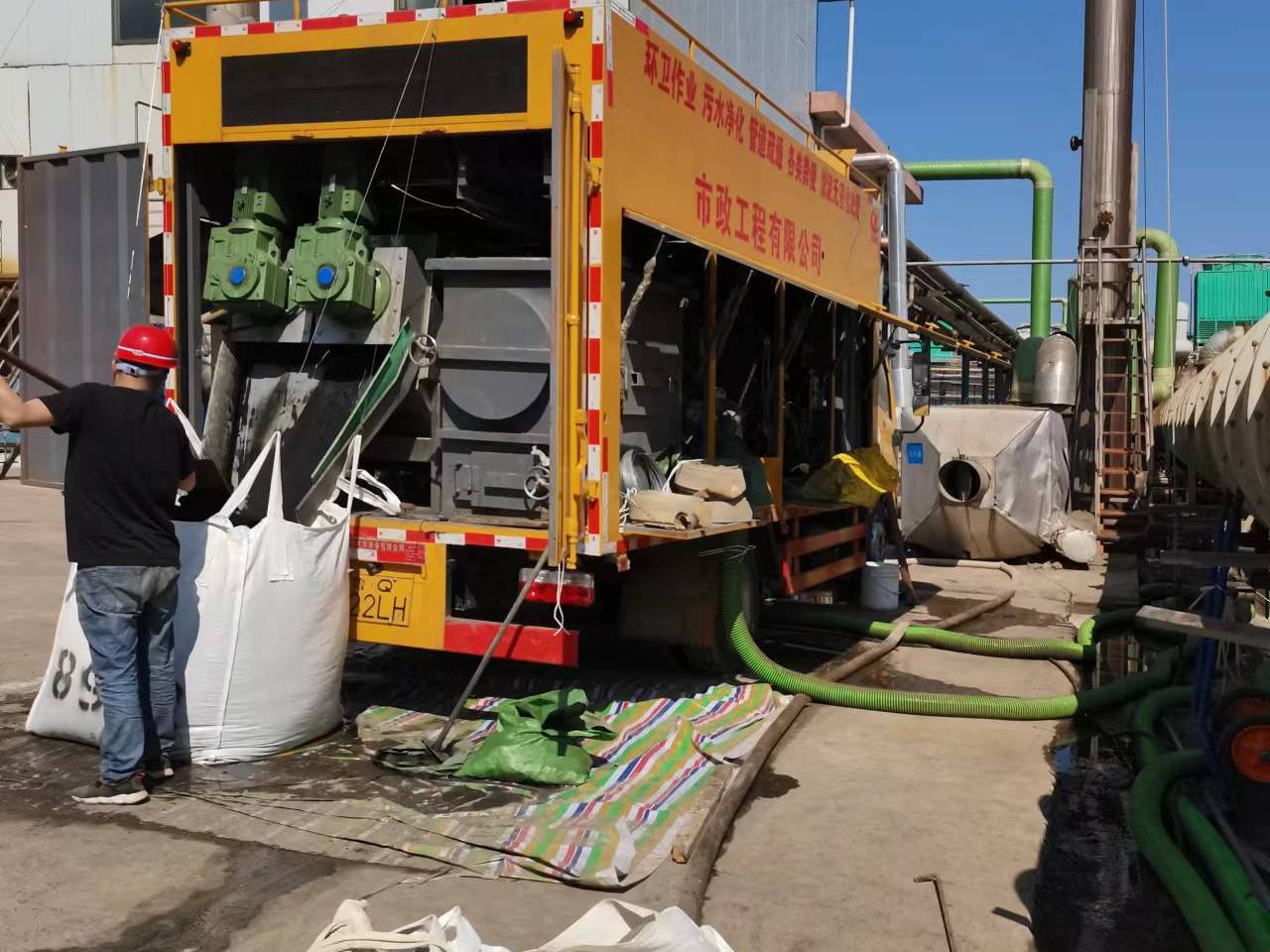 龙门镇淤泥压干处理